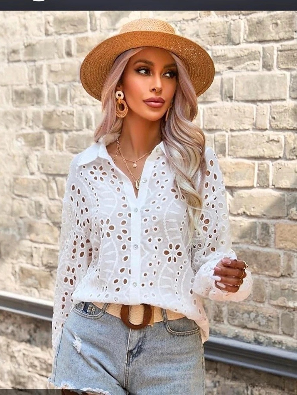 VIGOSS Eyelet Button Down Shirt in White Size Medium